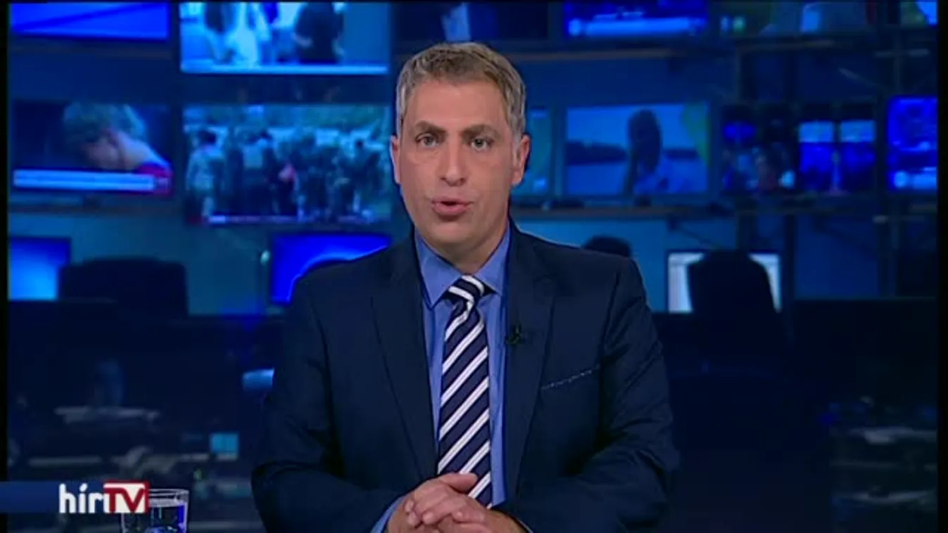 Tortát kapott a képébe a szélsőbaloldali képviselőnő