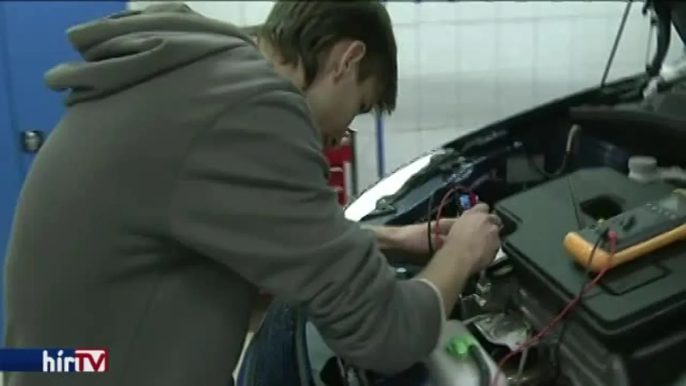 A kerettantervek bevezetésének elhalasztását követelik