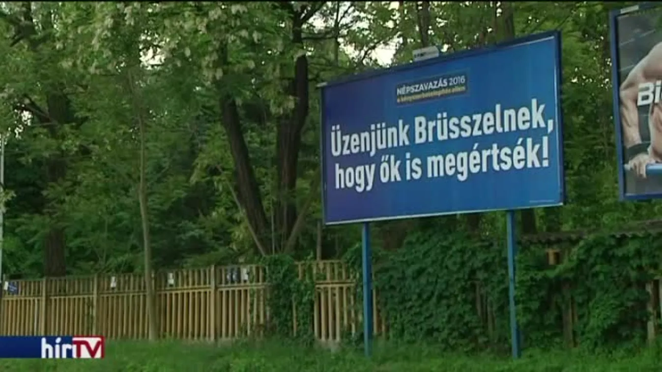 Rogán szomszédja is kaszál a plakátkampányból