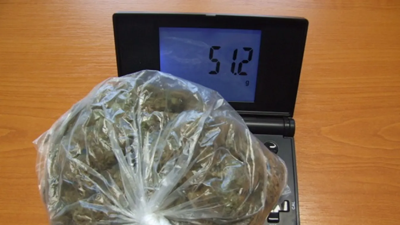 Az alsóneműjébe rejtette, de lebukott