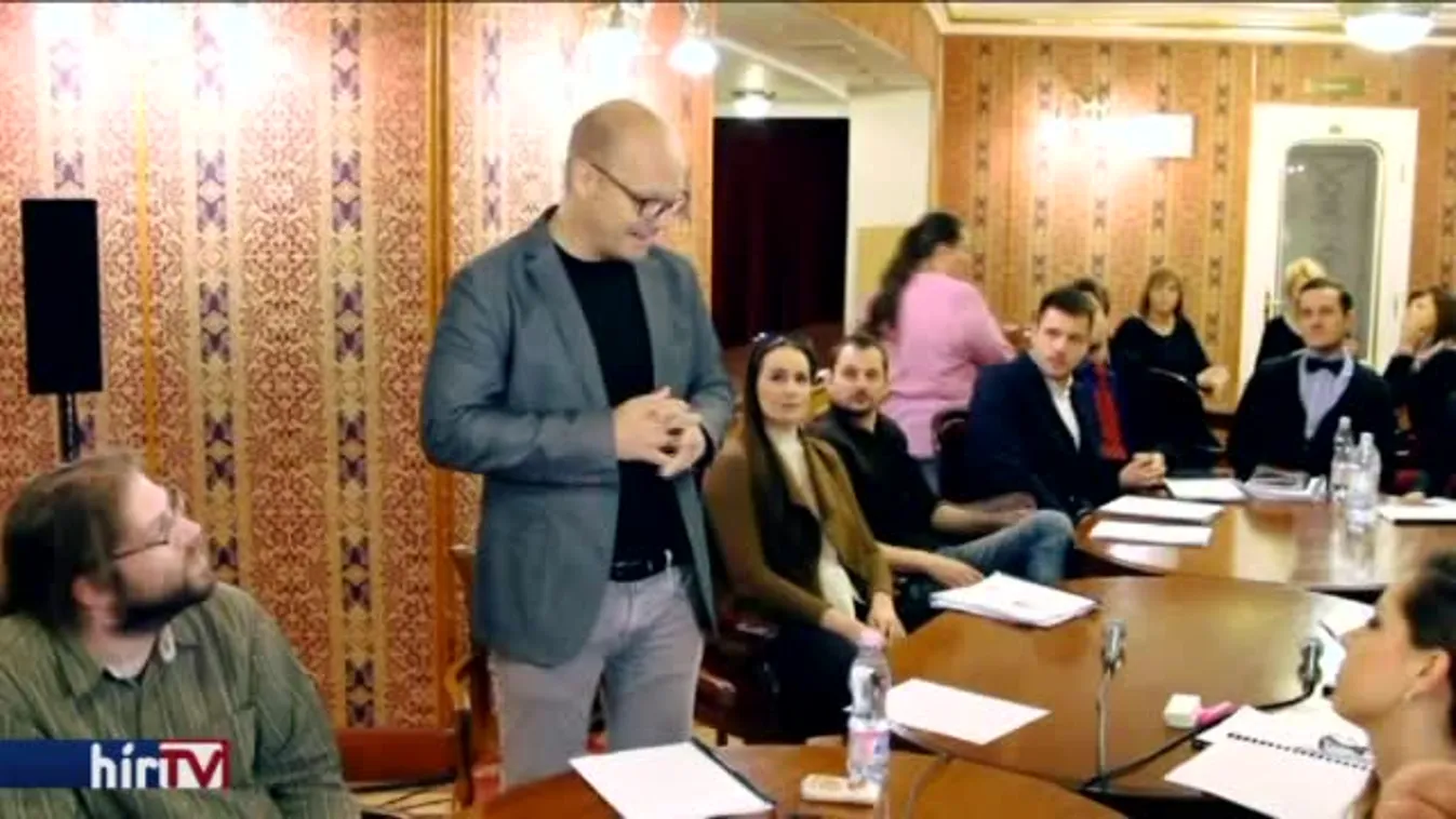 Reggeli járat – Nők az idegösszeomlás szélén