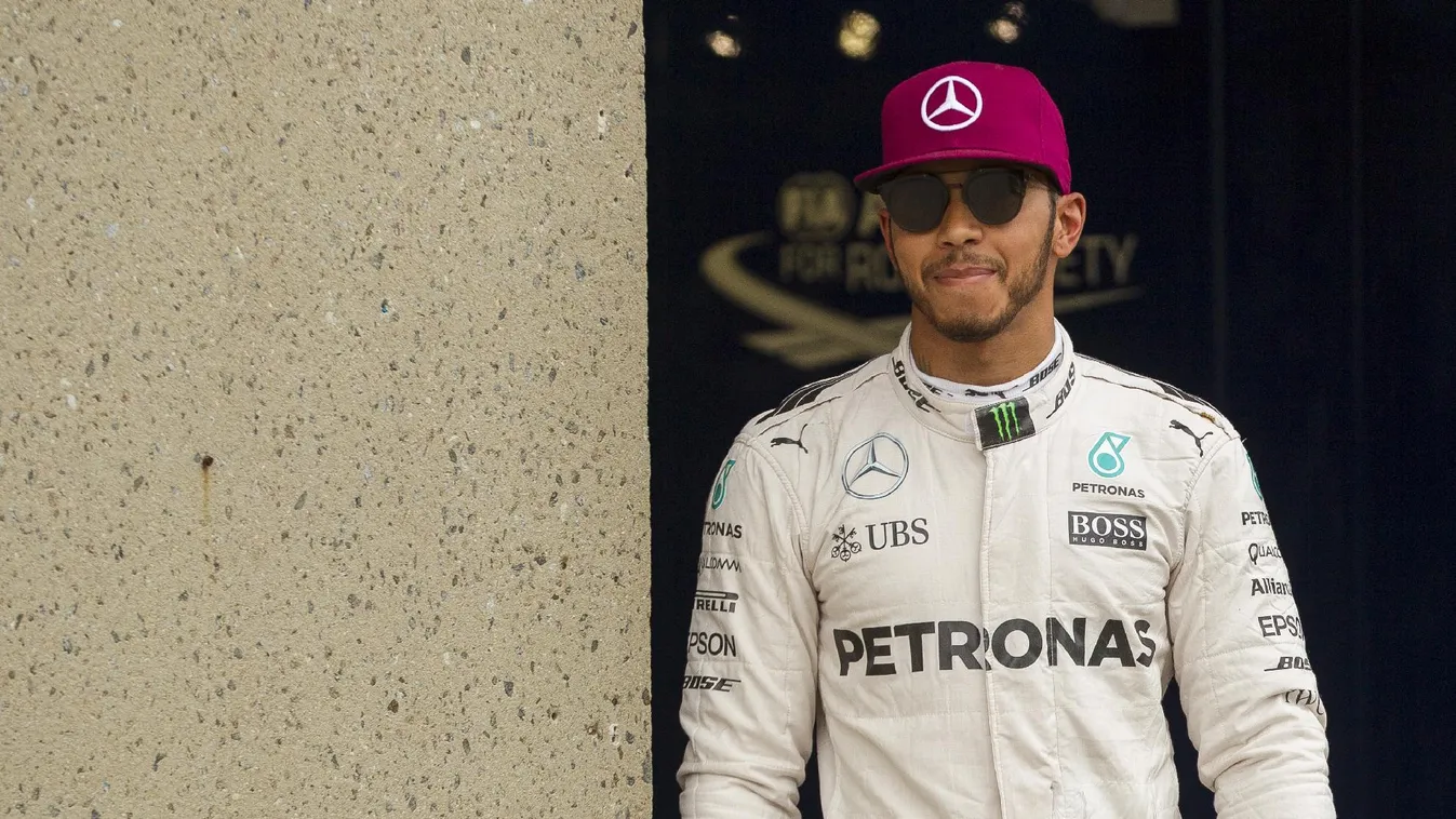 Hamiltoné a pole pozíció