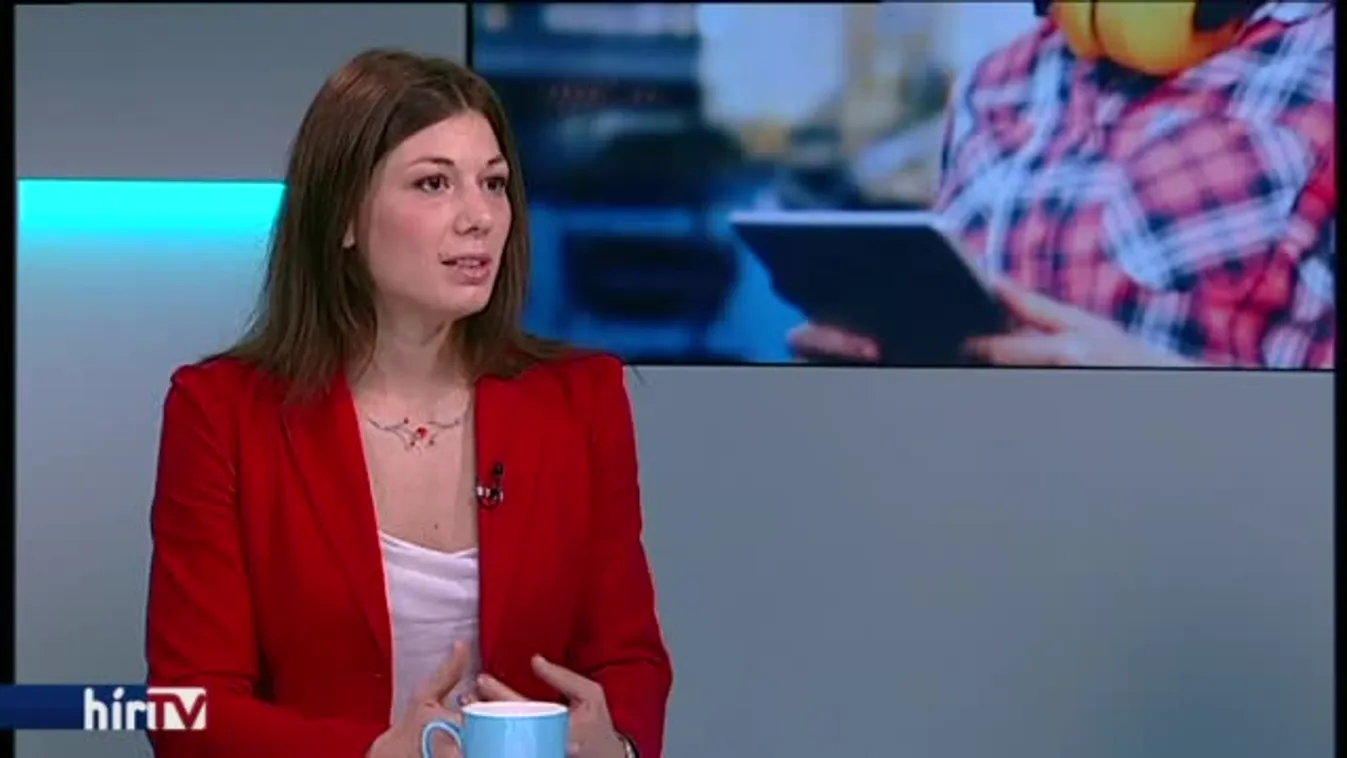 Reggeli járat – Százmillióból száz fiatalt sikerült hazahívnia a kormánynak