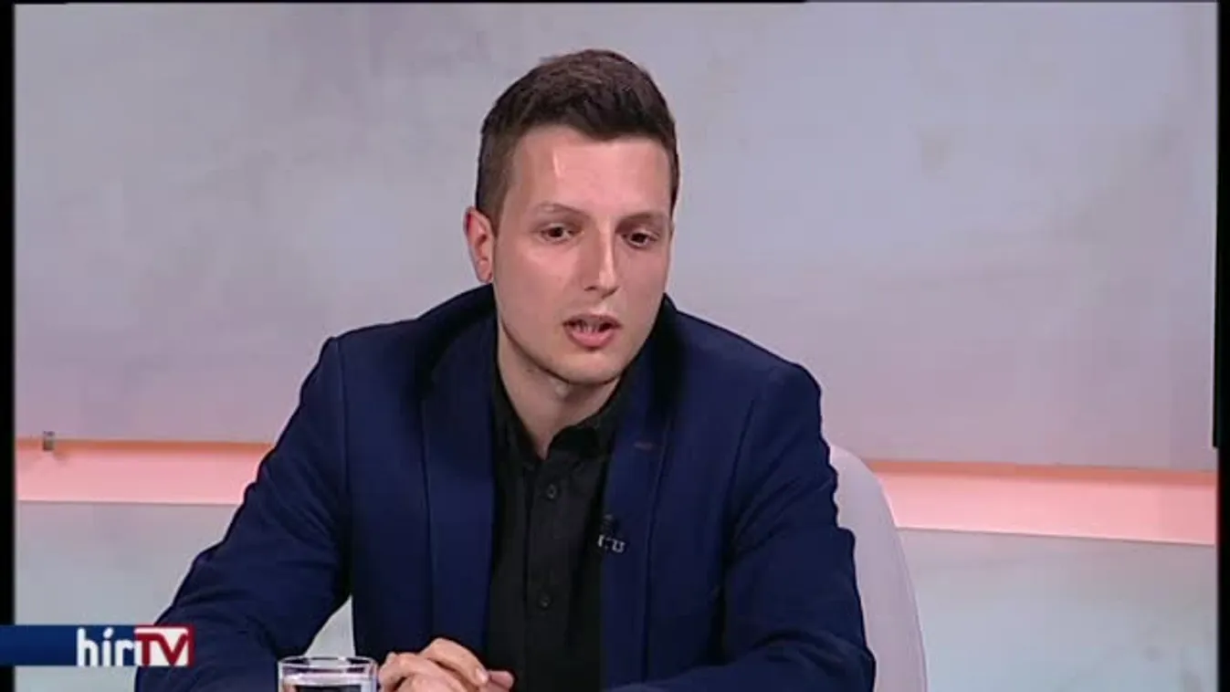 Főszerkesztők klubja – Karaktergyilkosság