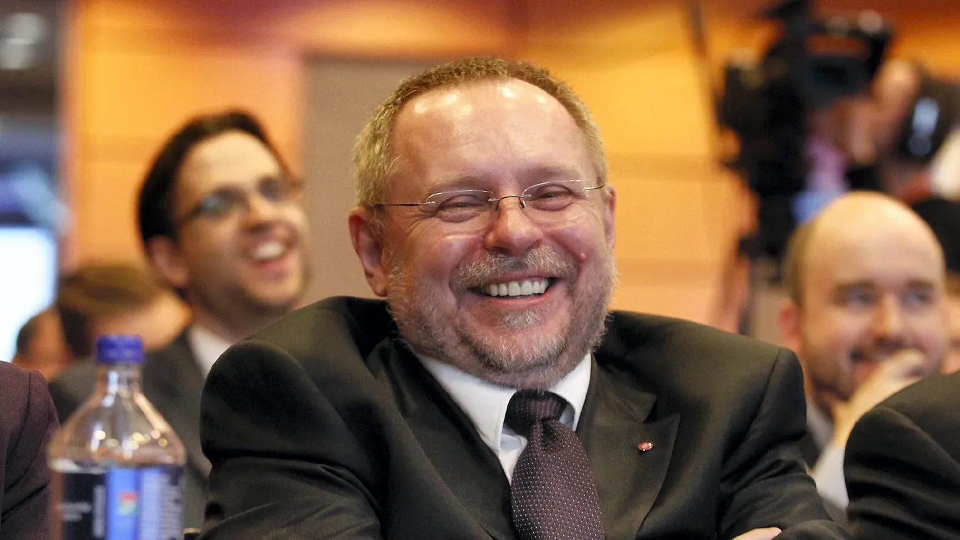 A rendőrök is rászálltak a kormány egykori jó barátjára