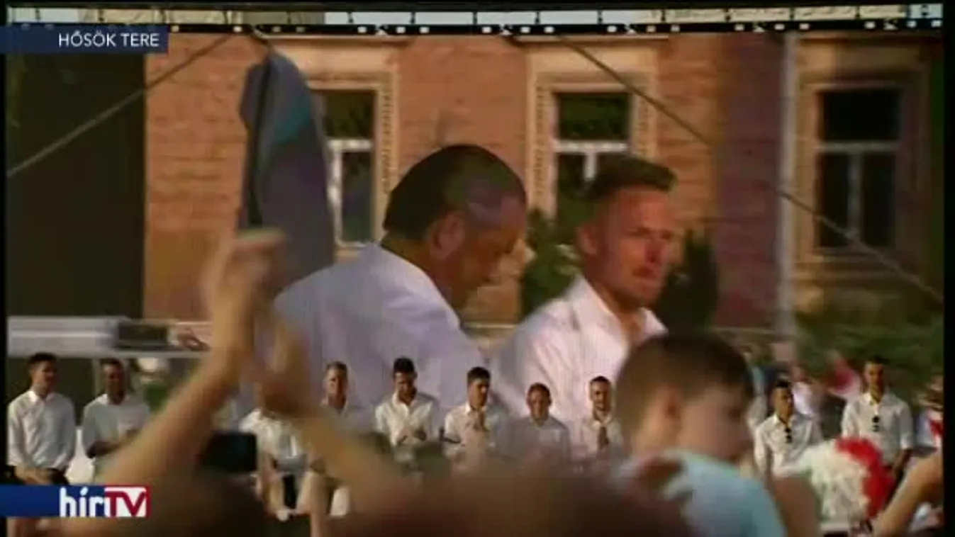 Magyarország élőben – Hazaérkezett a nemzeti tizenegy