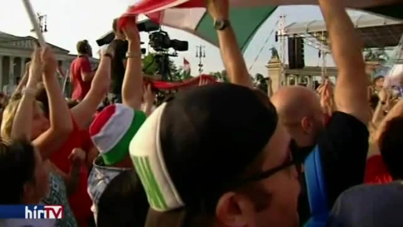 Tízezrek ünnepelték a magyar labdarúgó-válogatottat a Hősök terén