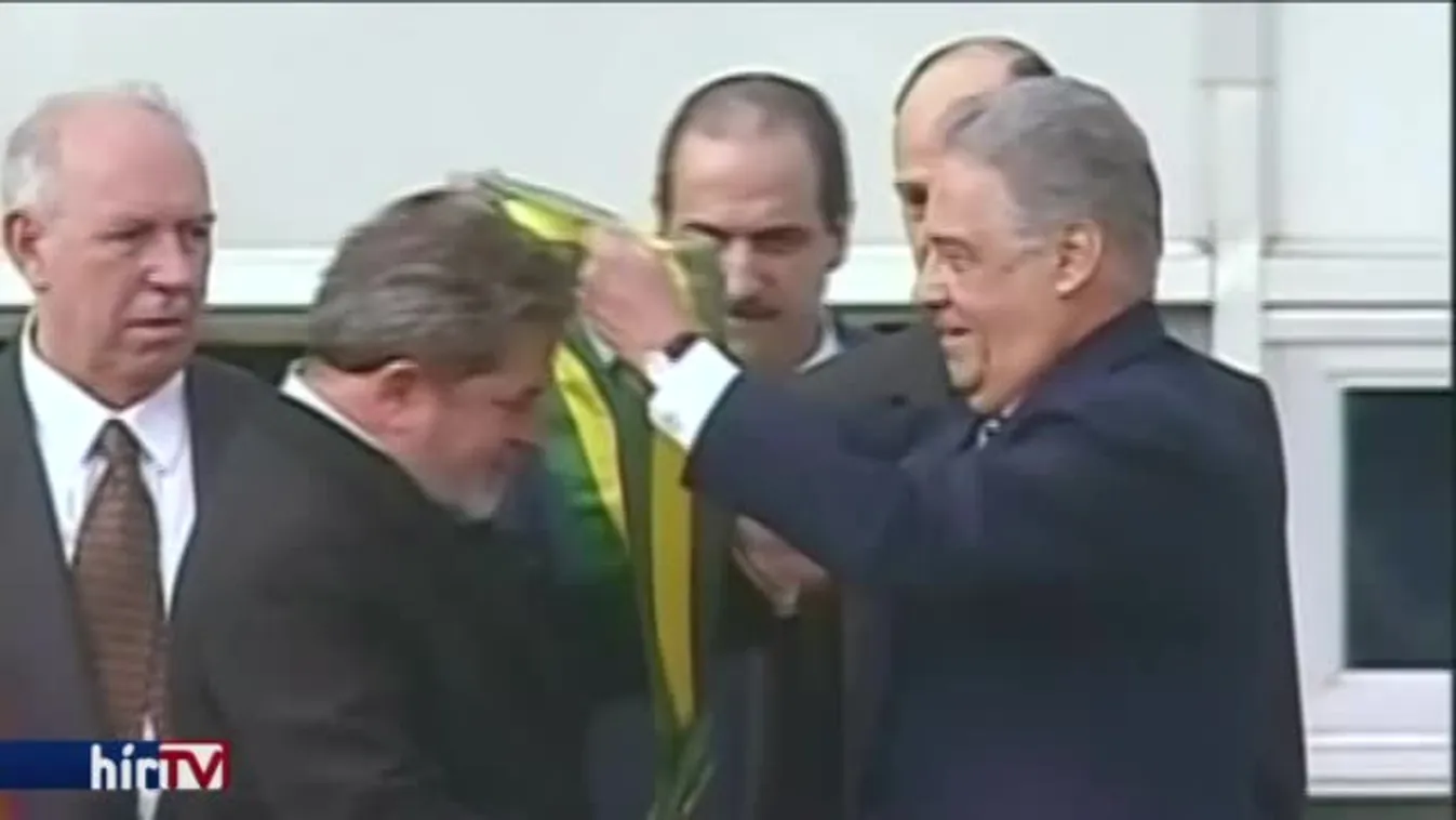 Vádlott lett, de még mindig ő a legnépszerűbb