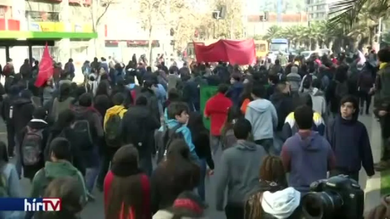 Diákok csaptak össze a rendőrökkel Chilében