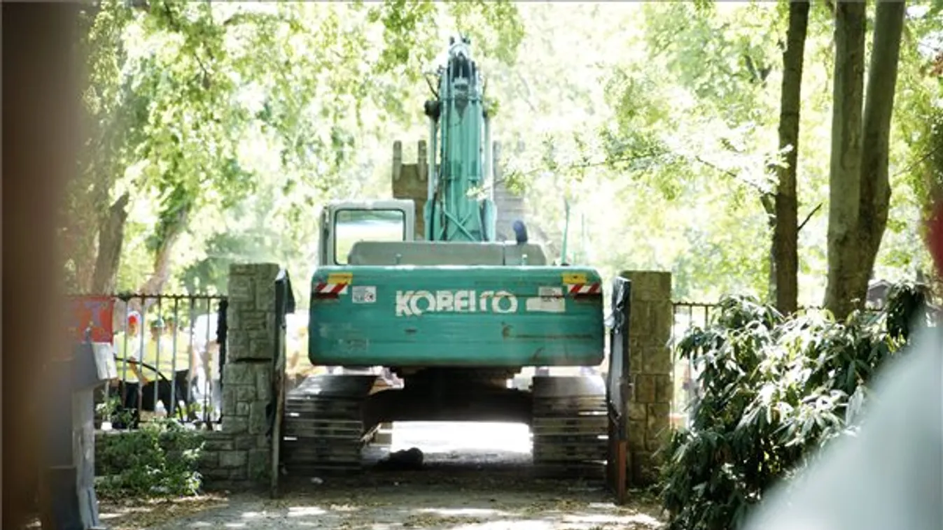 Elkezdődött a bontás a Városligetben