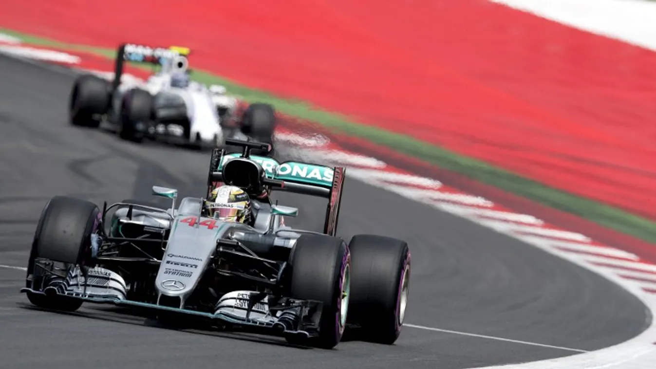 Hamiltoné a pole pozíció Ausztriában