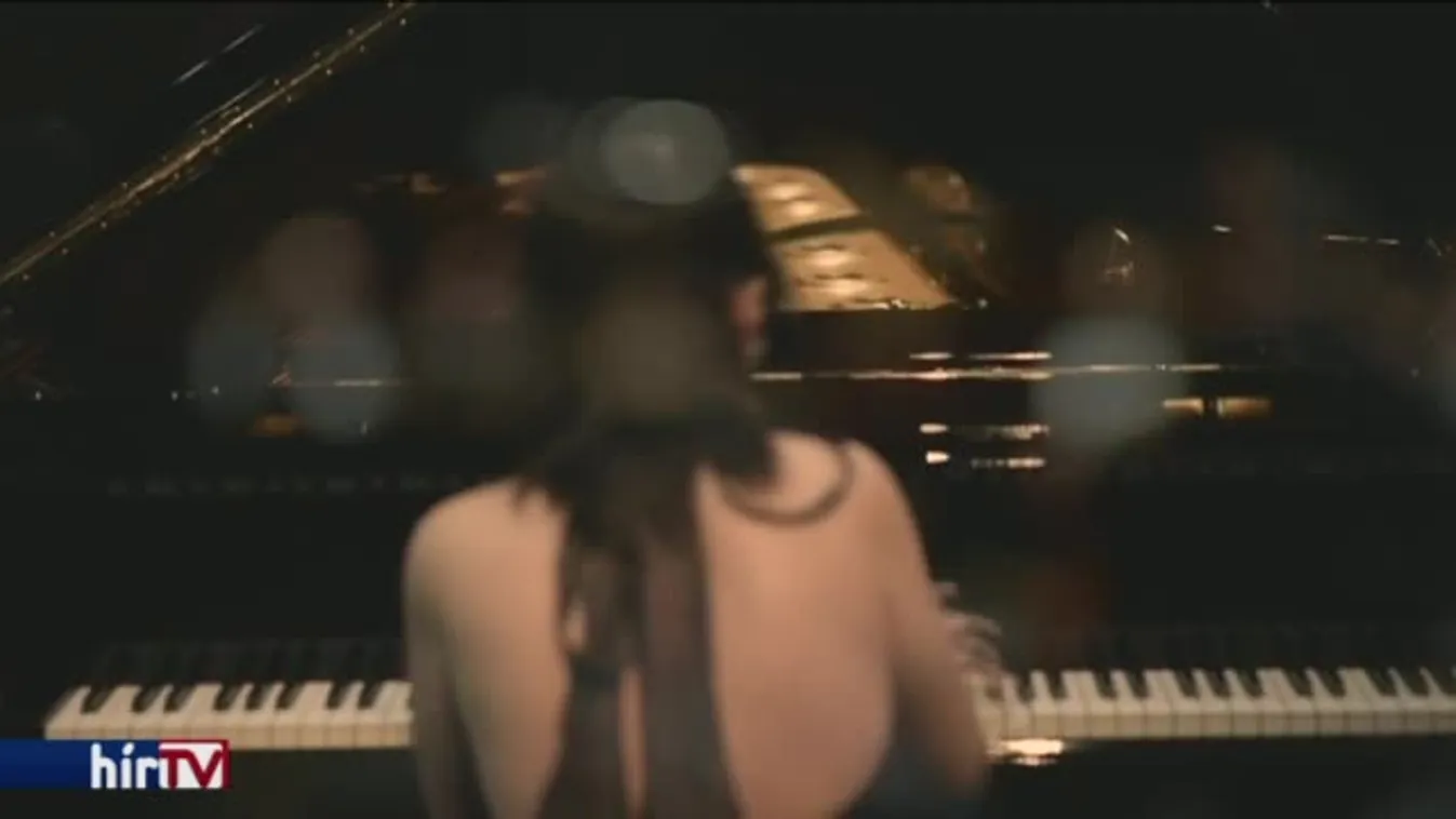 Reggeli járat - Tajvani zongoranyár