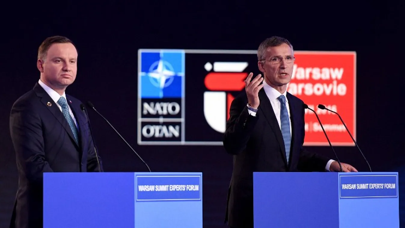 Hatezer rendőrt és katonát vezényeltek Varsóba