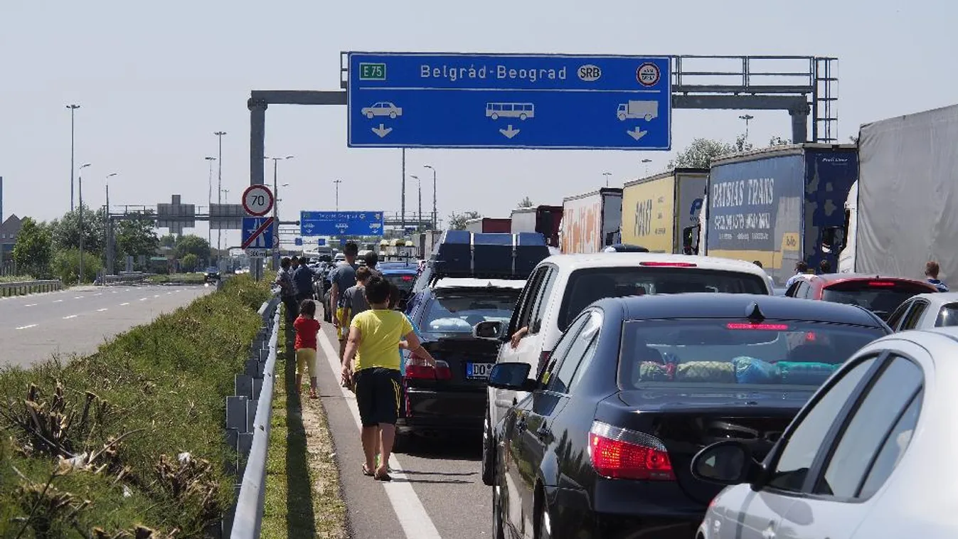 Nyolc röszkei pénzügyőrt gyanúsítanak vesztegetéssel