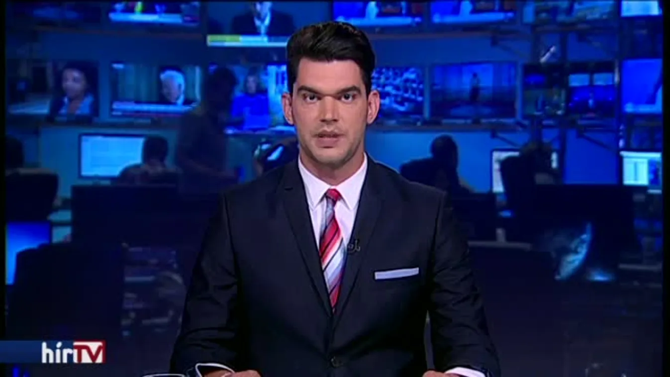 Karambol után egy üzlet kirakatában landolt