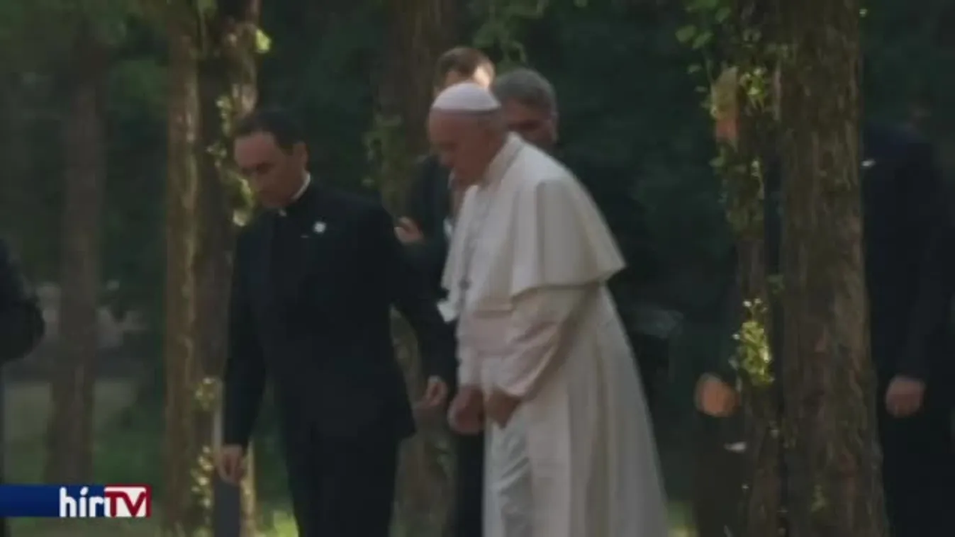 Ferenc pápa Auschwitzban