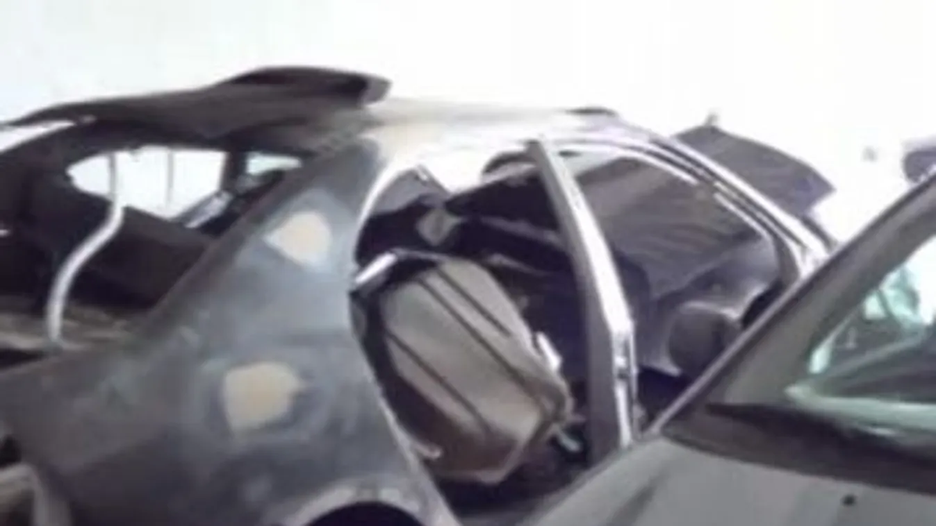 Lopott autókat bontottak illegálisan