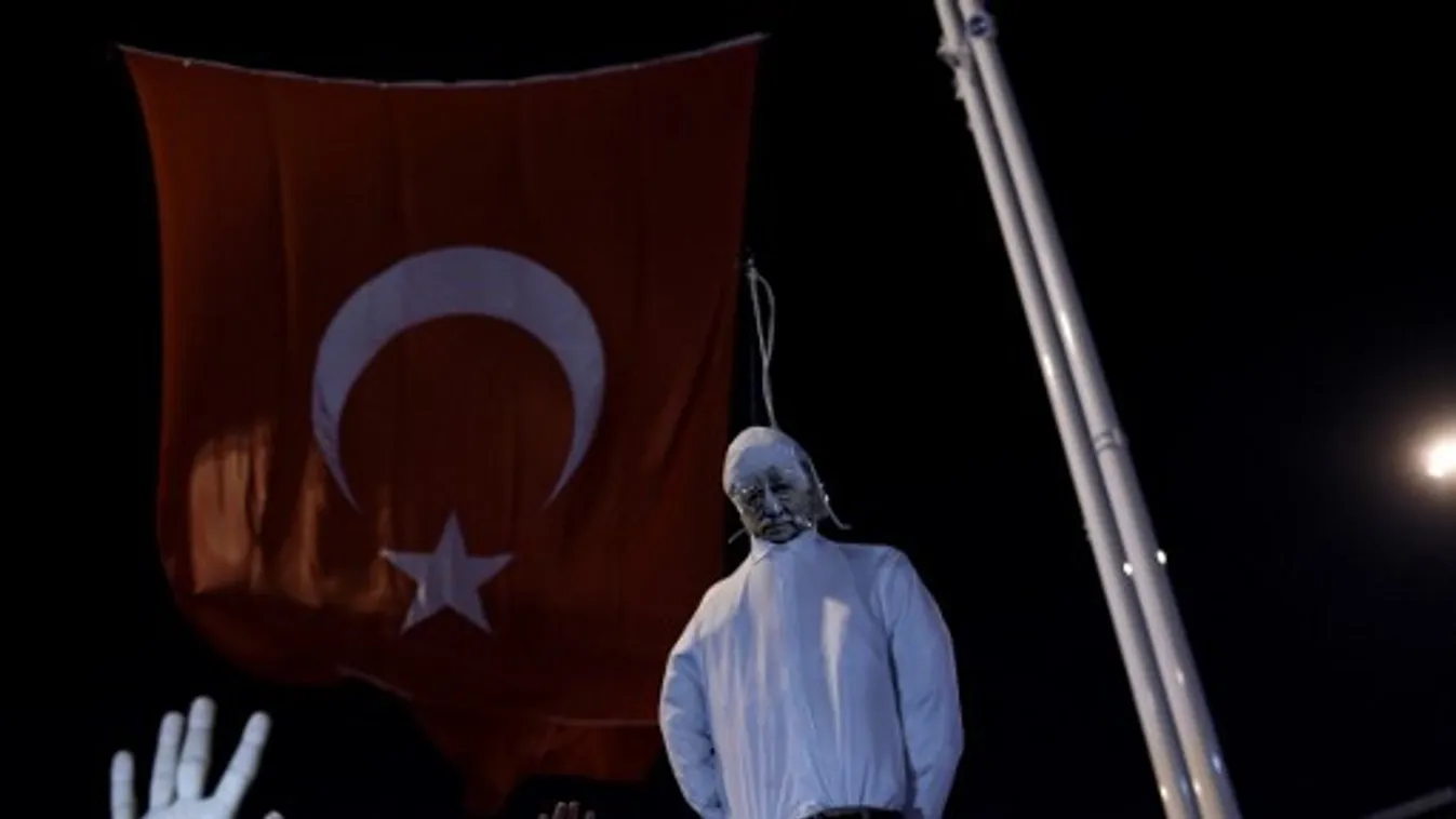 Puccskísérlet – Globál