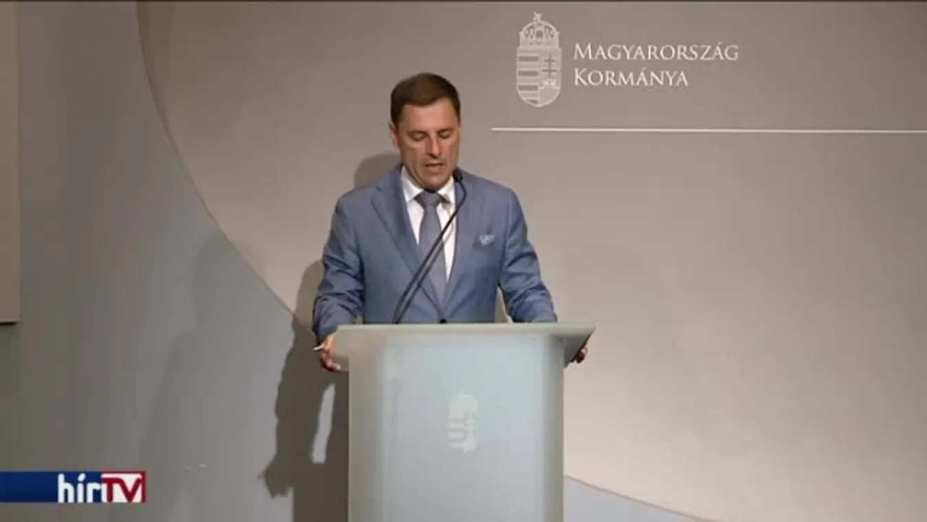 Tuzson Bence: Brüsszel futószalagon szállítaná a migránsokat Európába