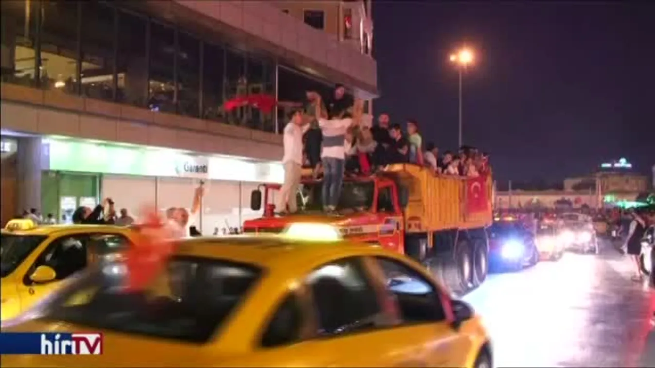 A török kormány mellett tüntettek Isztambulban