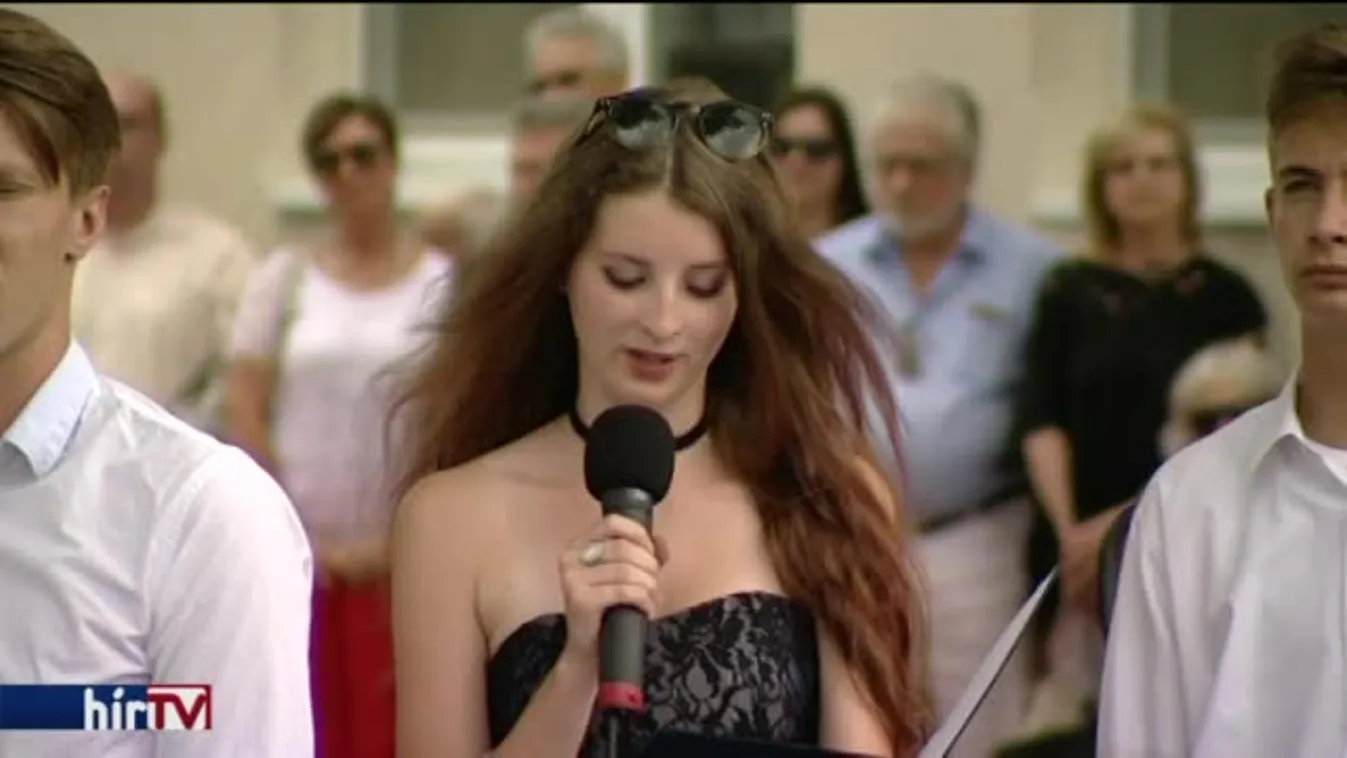 Szobrot állítottak Mádl Ferencnek szülőfalujában