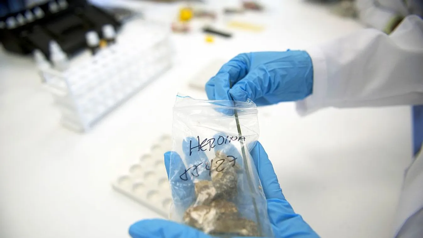 Árulták és fogyasztották is a heroint