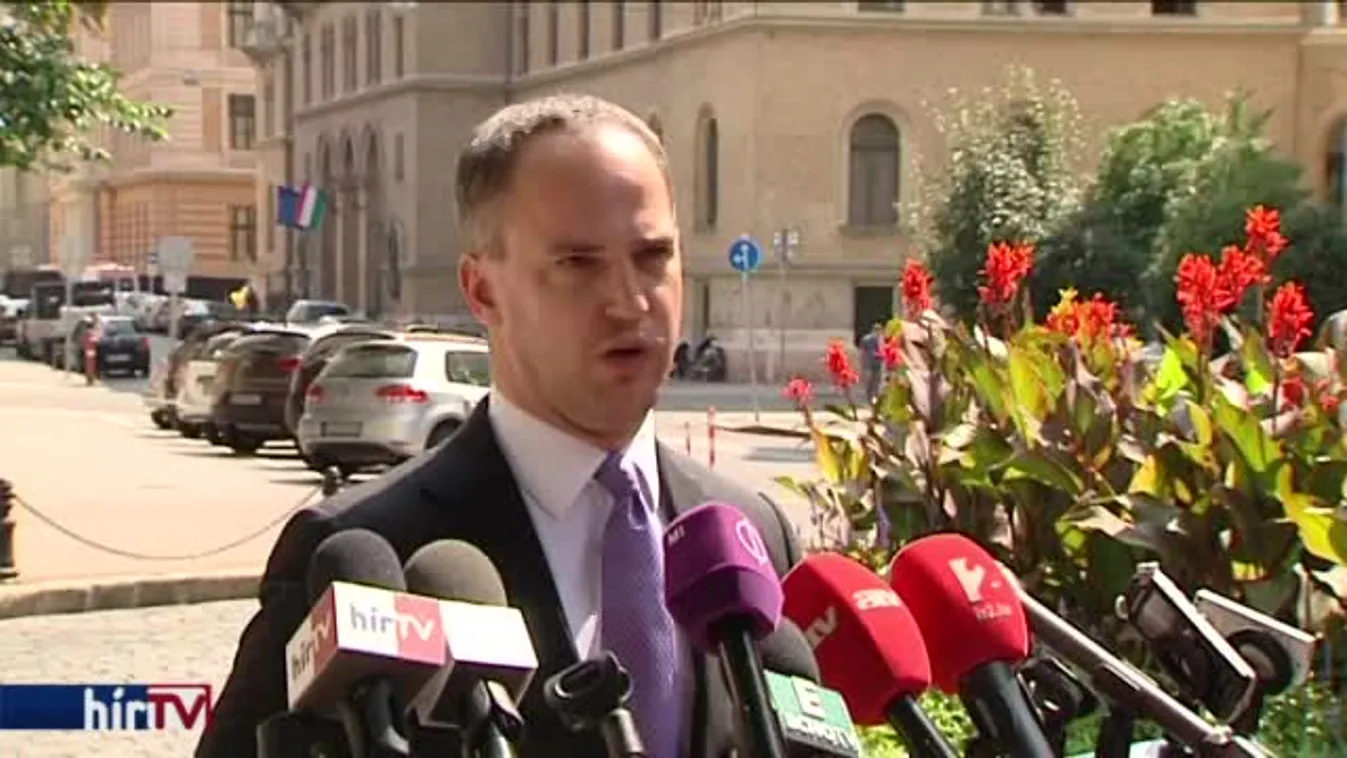 Együtt reagálása az ügyészség döntésére