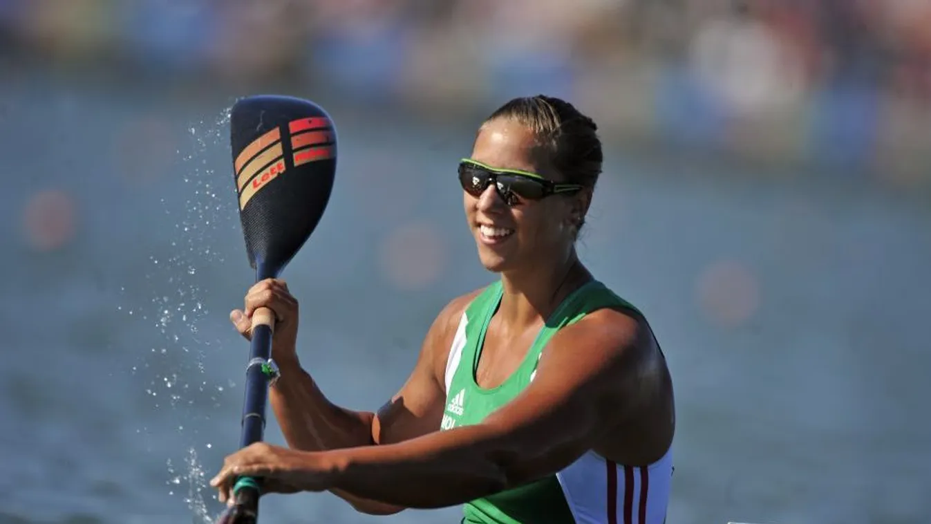 Csipes Tamara is a gépen volt