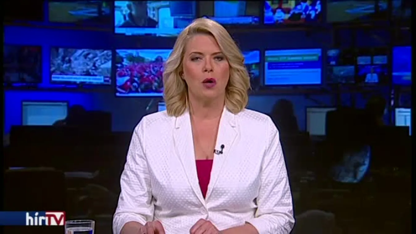 Tűzoltóautóval ütközött egy busz, ketten meghaltak