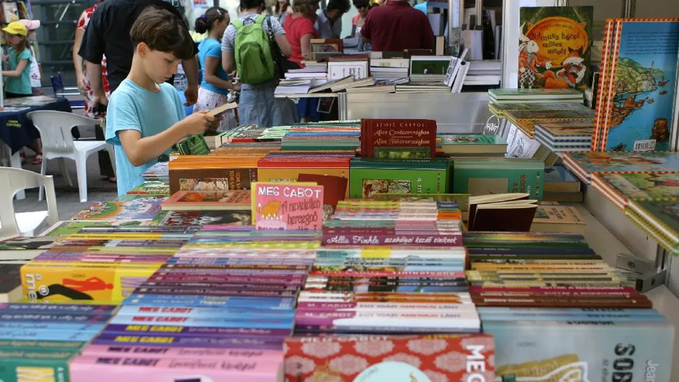 A könyvkedvelőknek érdemes a Várba látogatni hétvégén