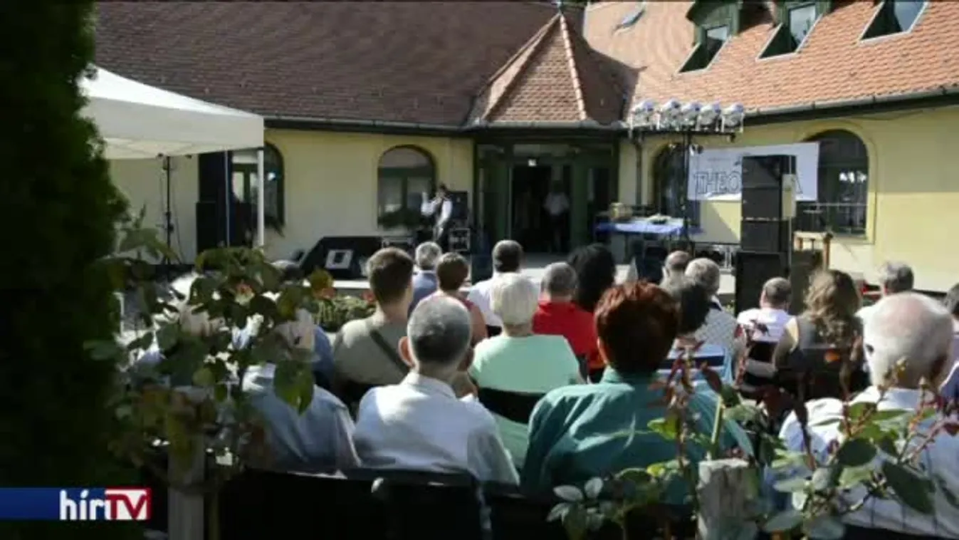 Ötven bográcsban rotyog a szürkemarha-gulyás