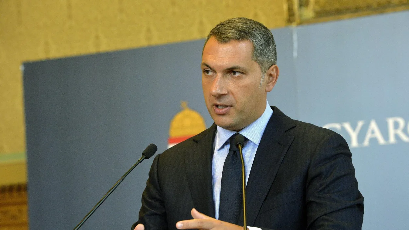 Lázár a kormányinfón beszél – Élőben a Hír TV-n!