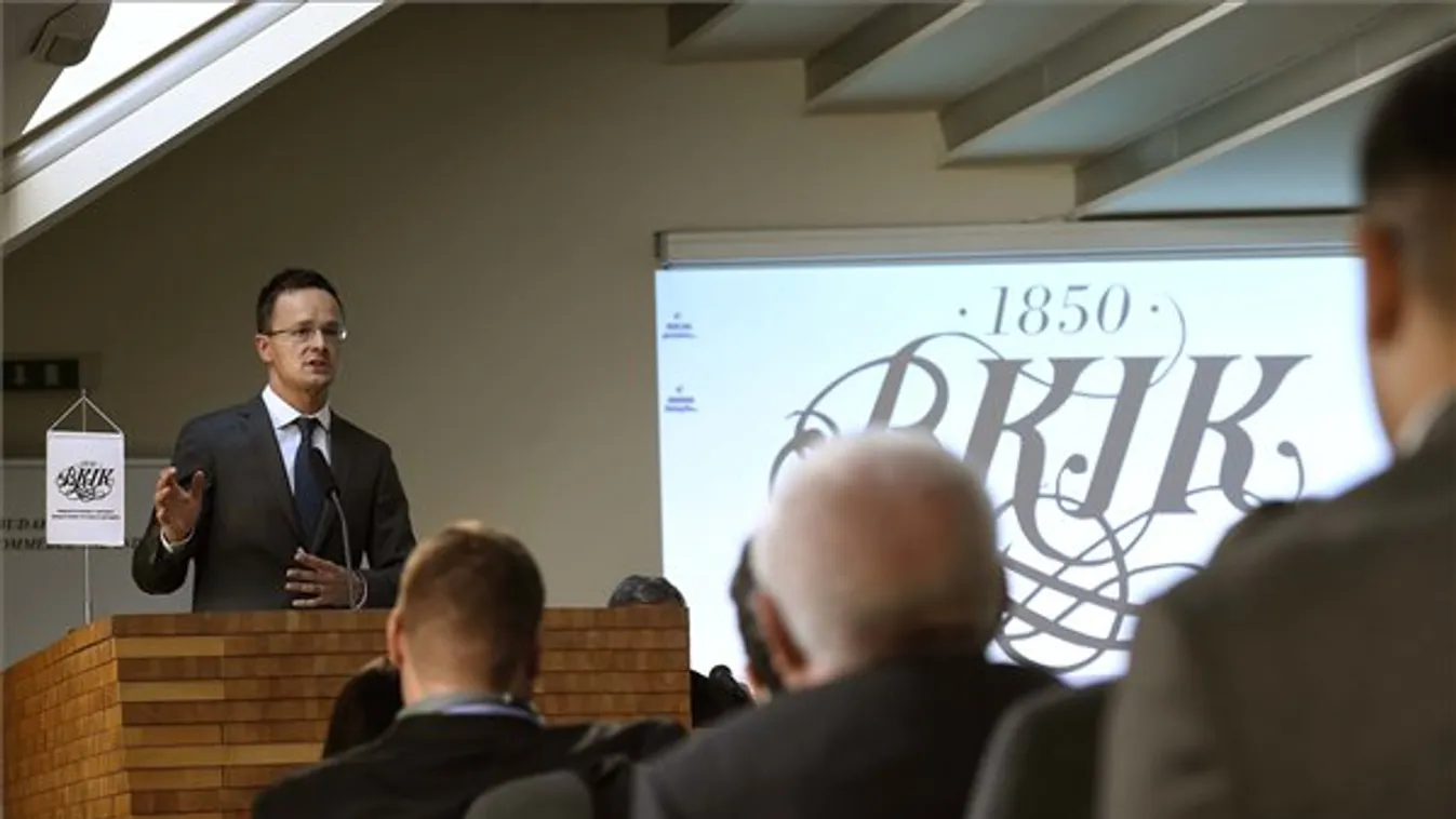 Szijjártó: Magyarország Nagy-Britannia mellett áll