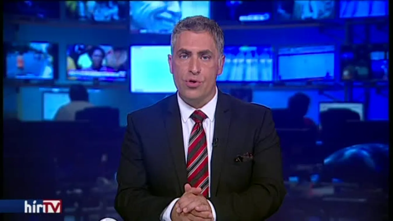 Álarcosok dobálták meg az orosz nagykövetséget