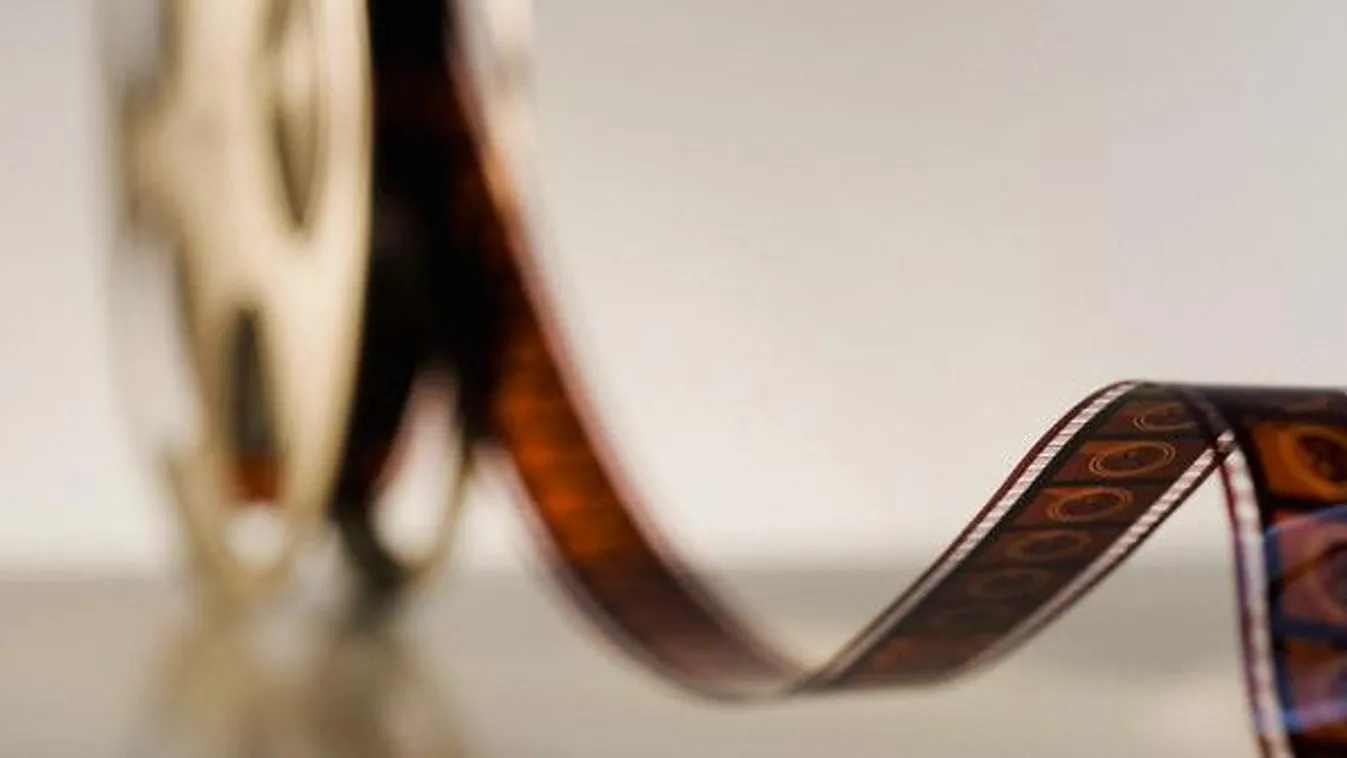 Asszonysorsok és nőszerepek az irodalomban – Vetítő