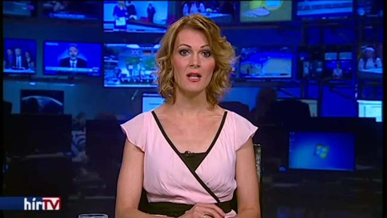 Teheresa Mayt noszogatja Tusk