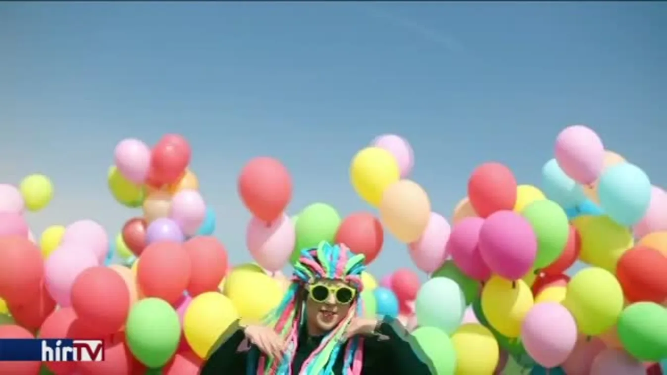 Reggeli járat – Szimfonikus zenekarral készül legújabb koncertjére a Honeybeast