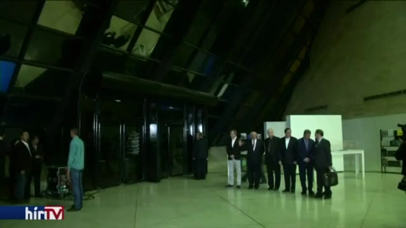 A Vatikán közvetít a polgárháború szélére sodródott országban