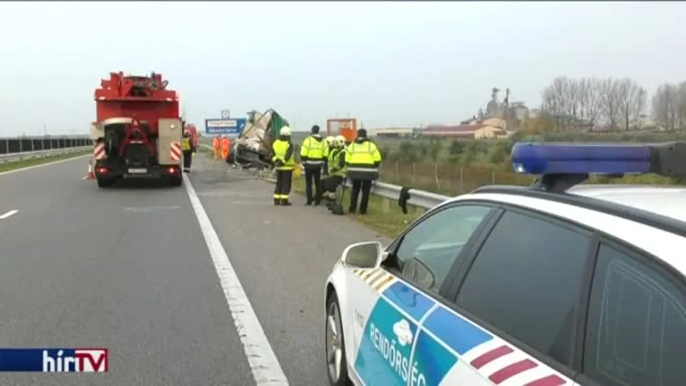 Durva baleset: legyalulta az egyik kamion a másikat