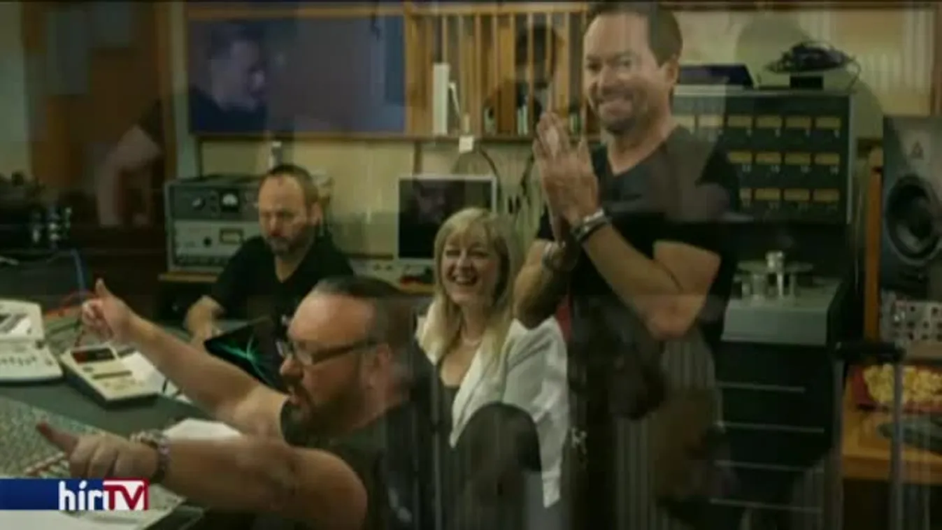 A „halszagú” dal nélkül emlékeznek a Kossuth téren