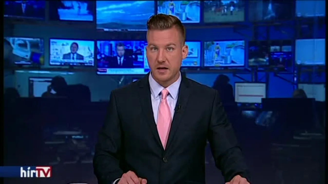 Felborult egy csirkeszállító, 400 szárnyas elpusztult