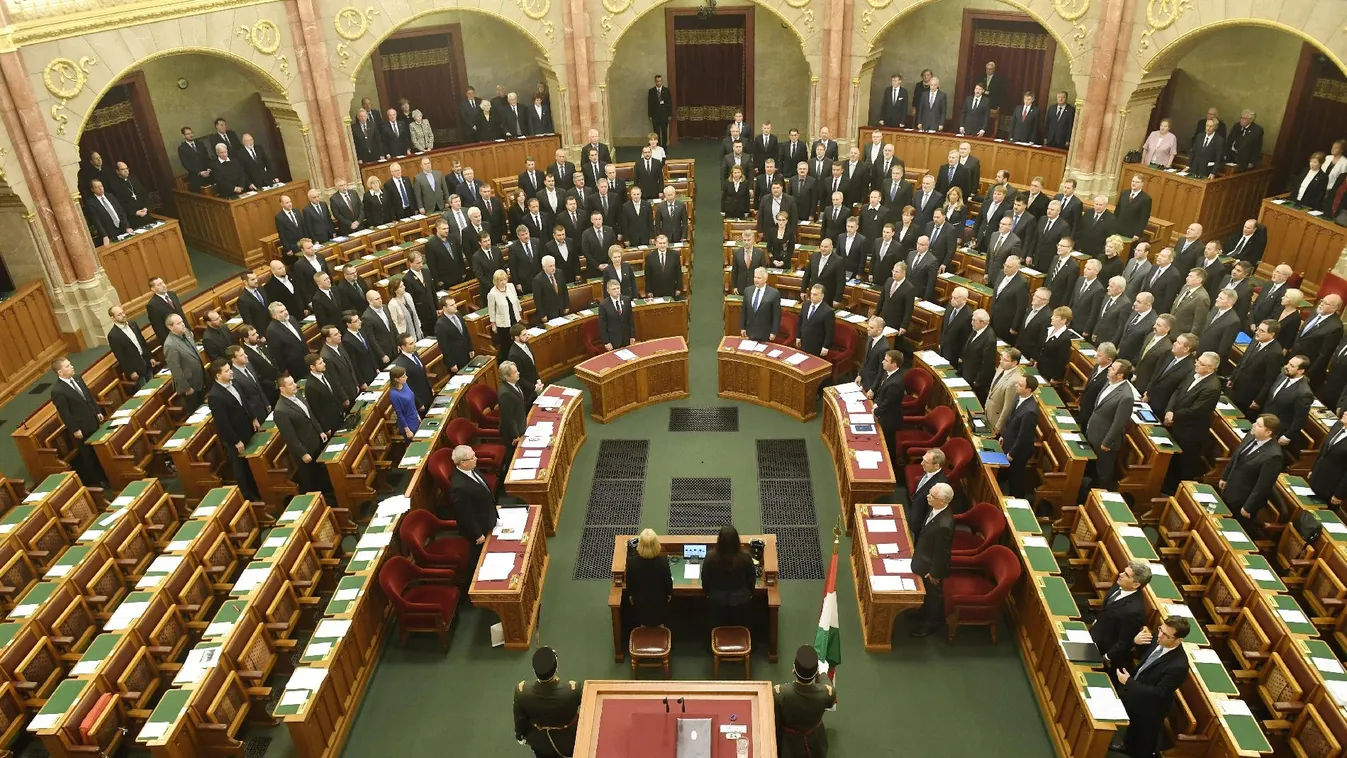 ÉLŐ: Azonnali kérdések órája a parlamentben