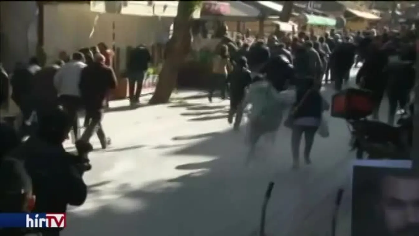 Ellenzéki politikusokat börtönöztek be