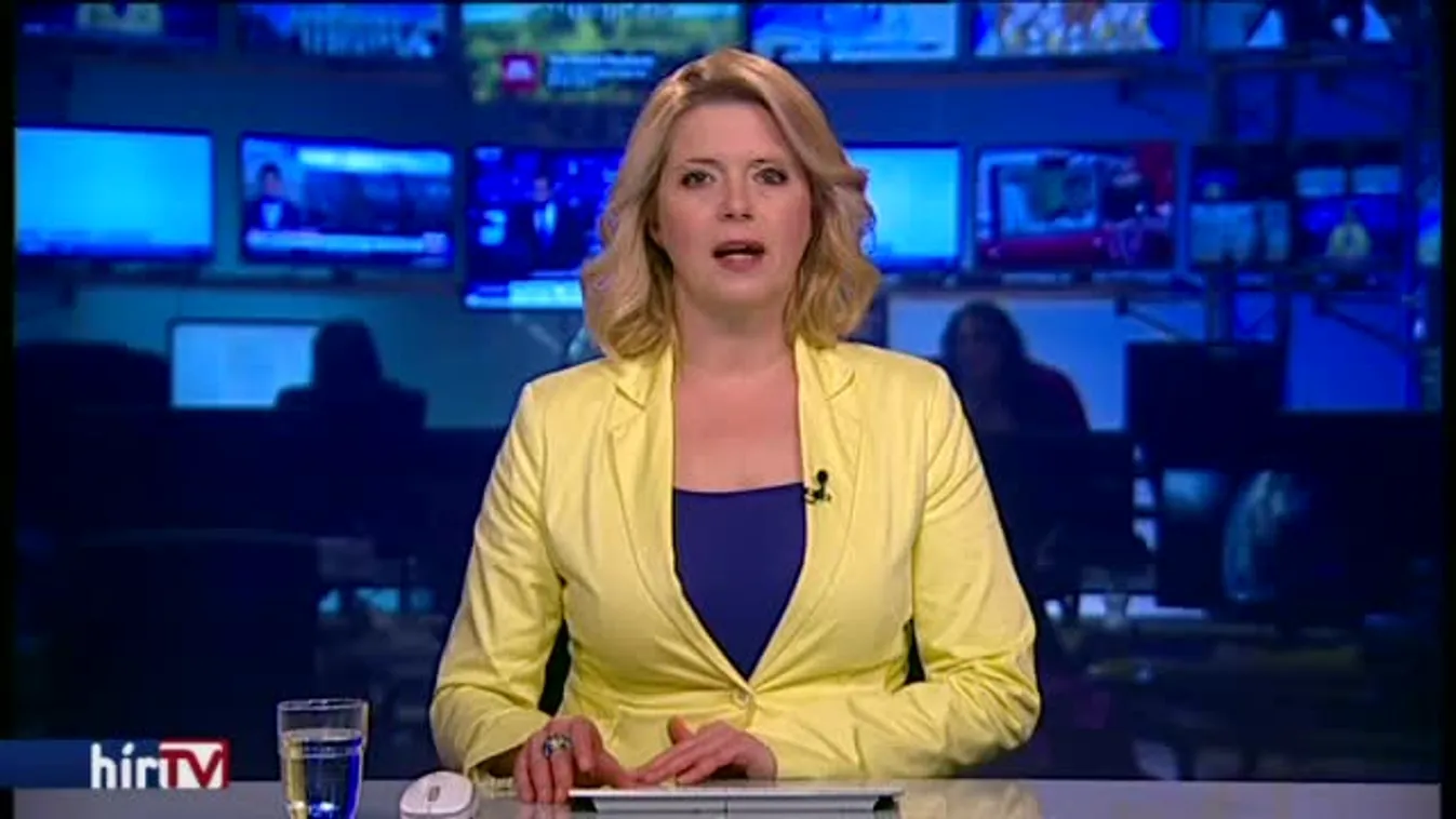 A Rogán-közeli ügyvéd irodájánál tüntetnek