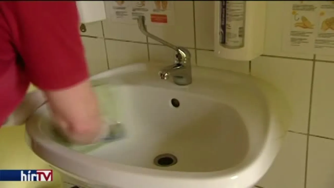 Felpörgeti a bértárgyalásokat a kormány