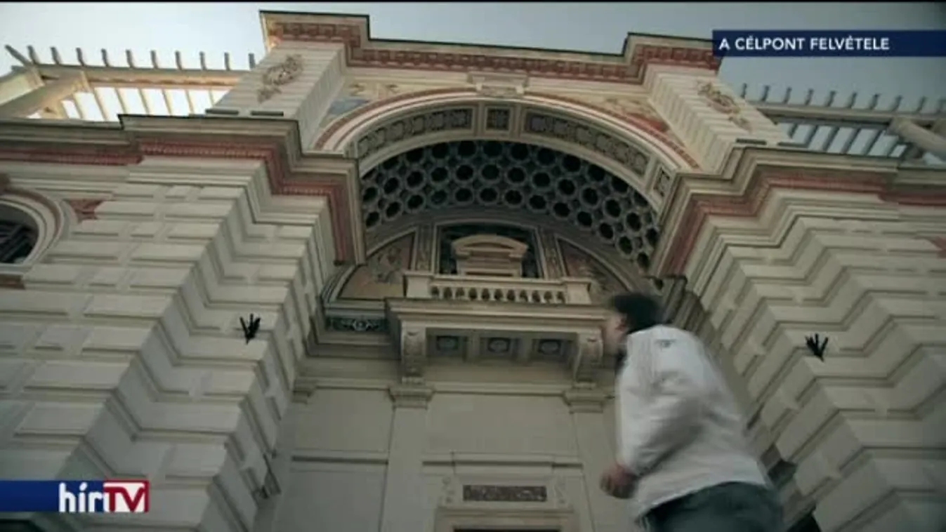 Nem csak a dolgozókat, a márkanevet is megszereznék