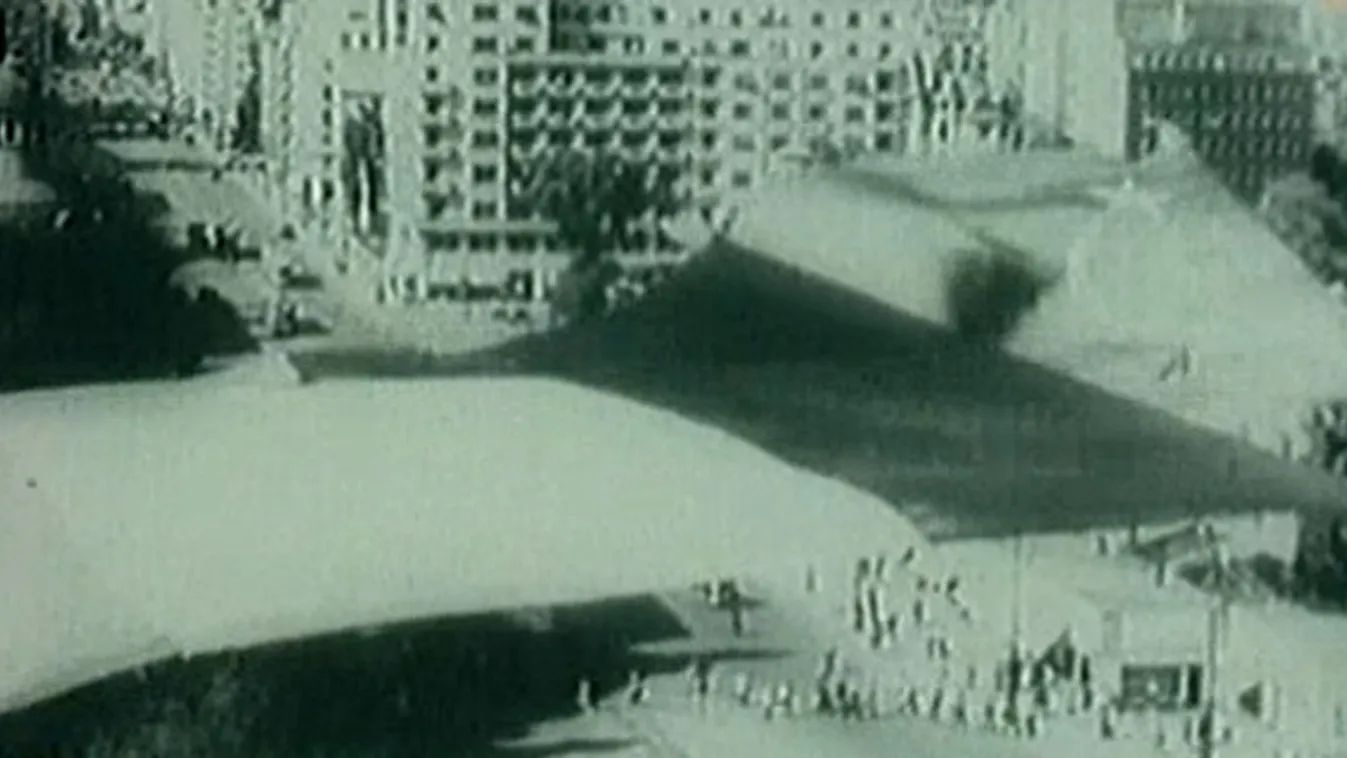 Képzelt forradalom – Vetítő