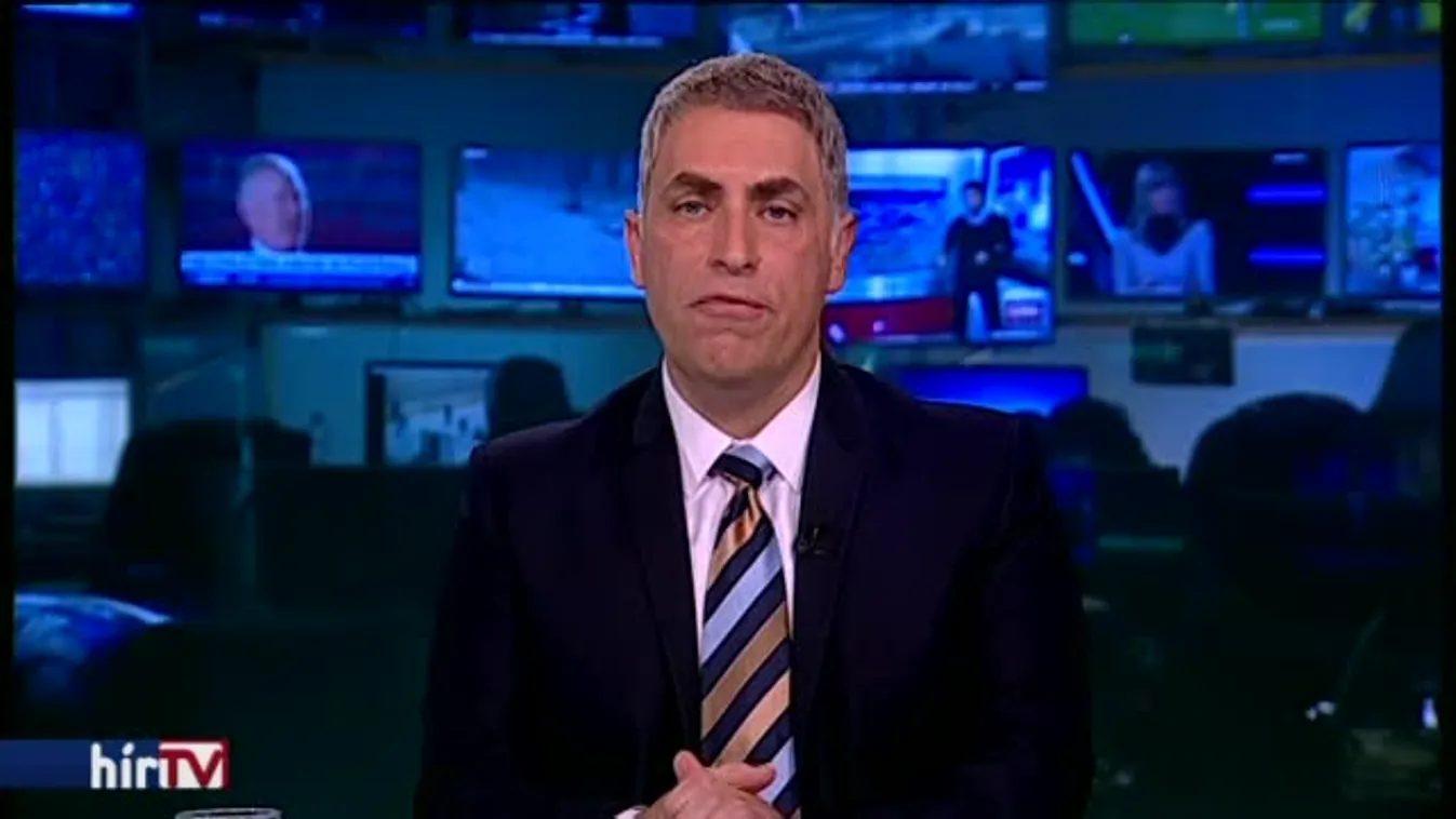 Fillon nyert, átvett, majd átalakított