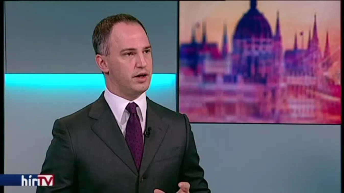 Reggeli járat – Lemondásra szólították fel Simonka Györgyöt