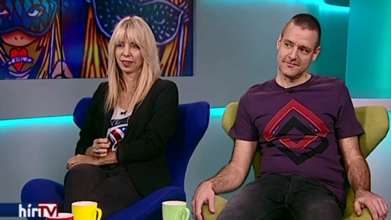 Maskarák a fa körül